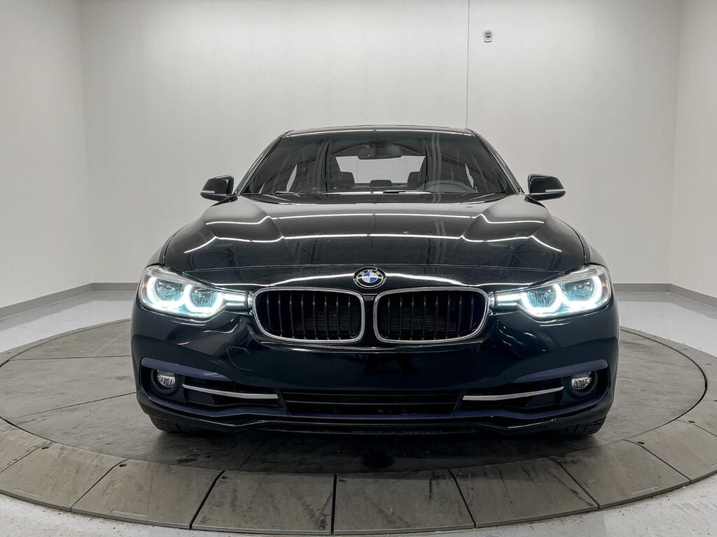 BMW 3 Series 330i xdrive 4-door sedan black