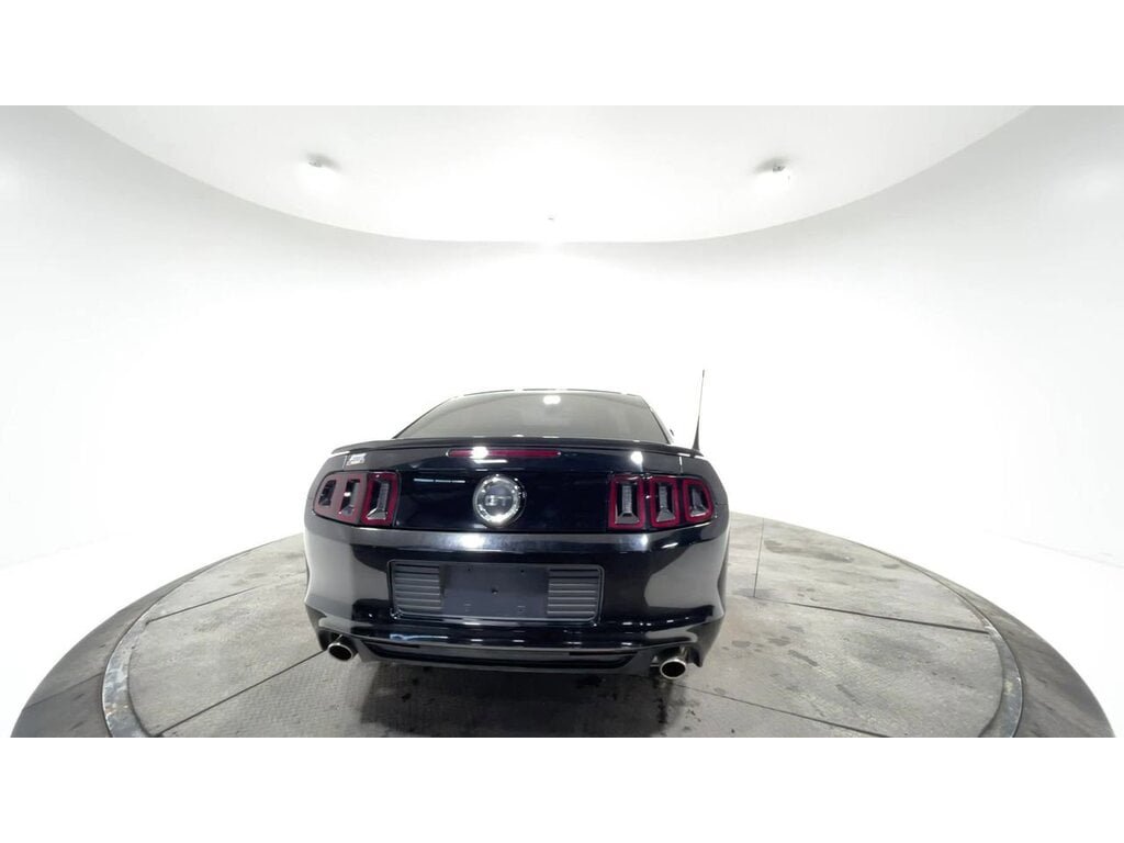 Ford Mustang GT 2-door coupe black