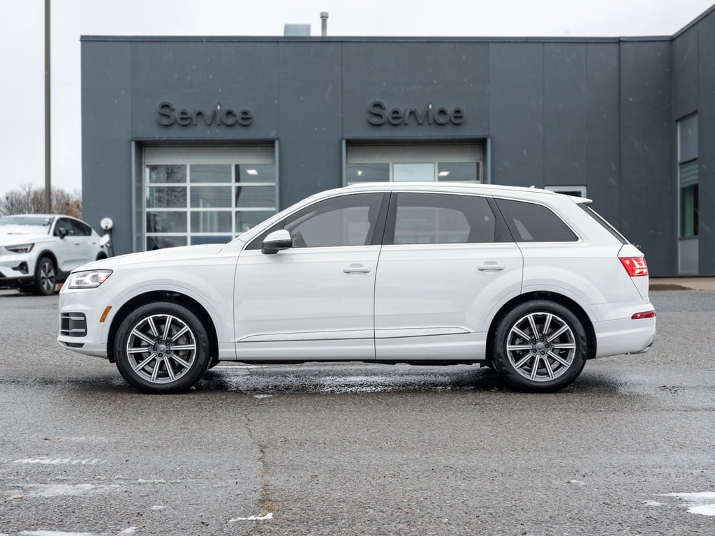 Audi Q7 Quattro 4-door suv white
