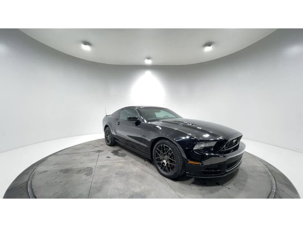 Ford Mustang GT 2-door coupe black