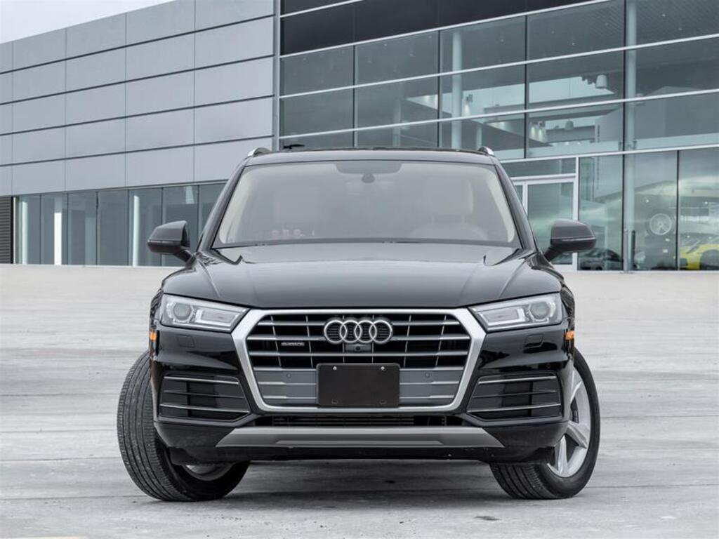 Audi Q5 2.0T Progressiv quattro 4-door suv black