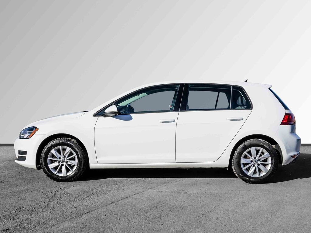 Volkswagen Golf Trendline 4-door hatchback white