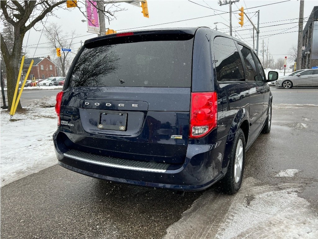 Dodge Grand Caravan 4-door van blue