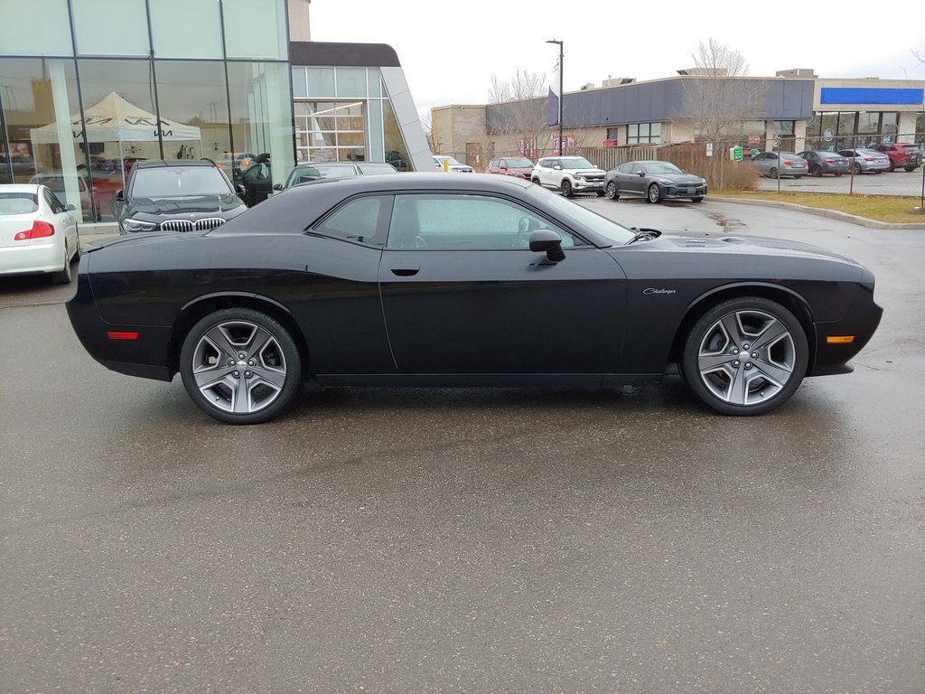 Dodge Challenger R-T Classic 2-door coupe black