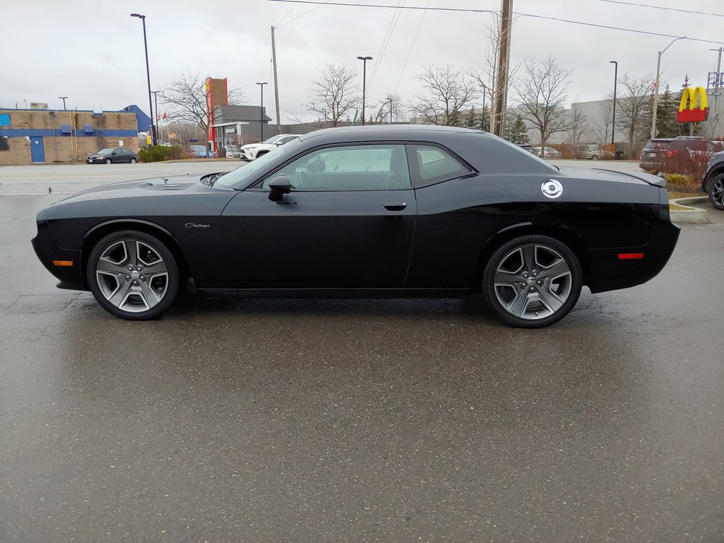 Dodge Challenger R-T Classic 2-door coupe black