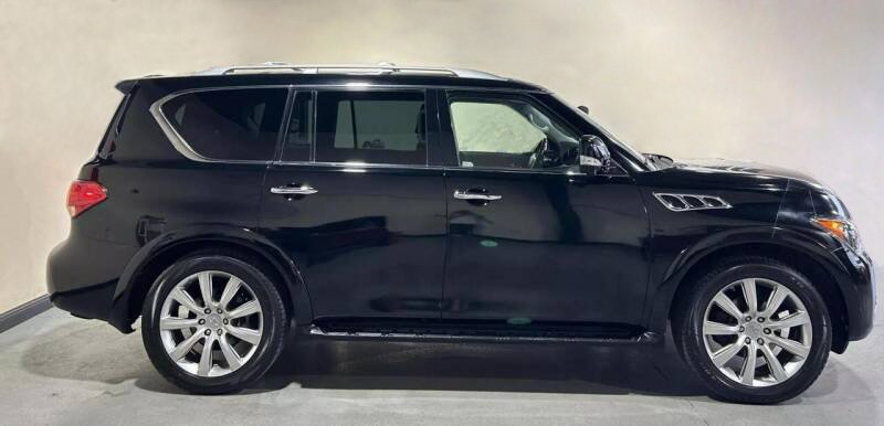 Infiniti QX56 4-door suv black